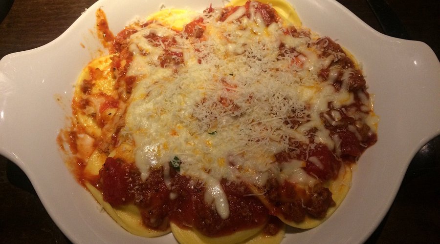 Olive Garden Italian Restaurant signature dishes Tour of ItalyFettuccine AlfredoLasagna Classico